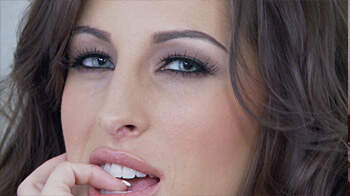 Madison's Swinging Slut thumbnail 1