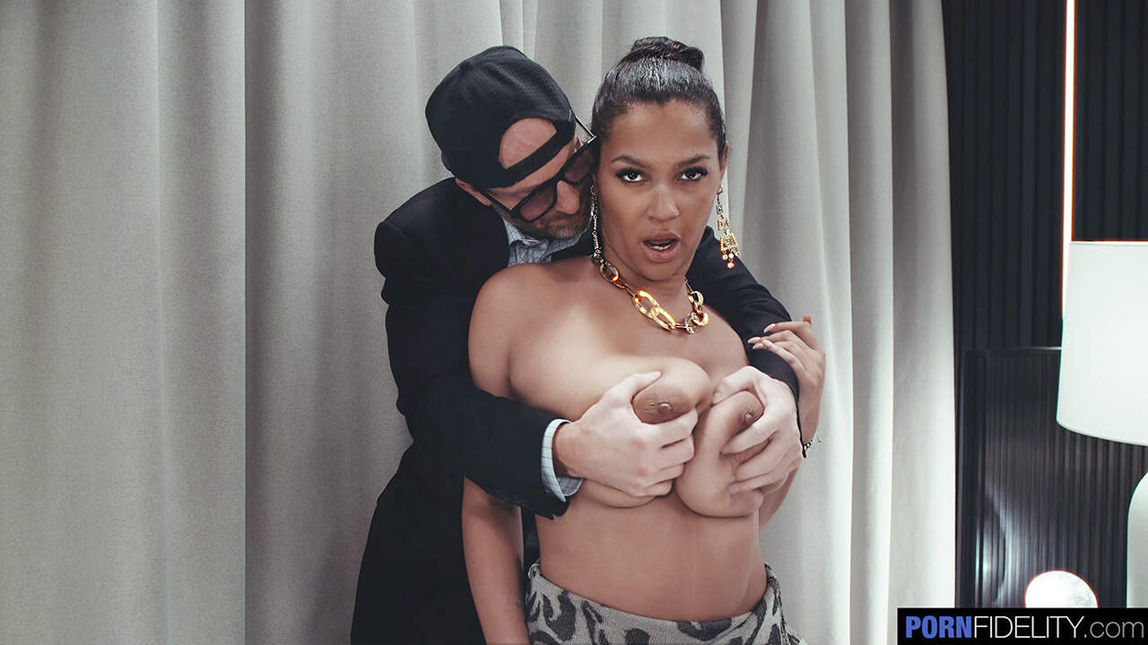 Ashlyn Eats 🍑! thumbnail 3